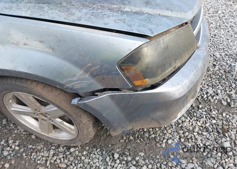 2008 Dodge Avenger R/T z USA, uszkodzony, nr VIN 1B3LC76M28N581234